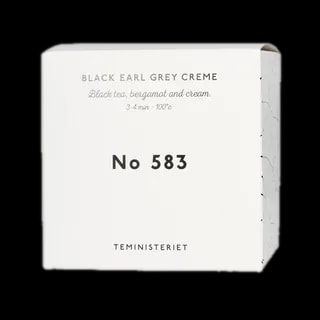 Opakowanie herbaty Teministeriet No 583 Black Earl Grey Creme, zawierającej czarną herbatę, bergamotkę i krem. Idealna do zaparzania w temperaturze 100°C przez 3–4 minuty. Pudełko w minimalistycznym stylu, w kolorze białym z czarnymi napisami, co nadaje elegancji i pasuje do nowoczesnych herbat premium.