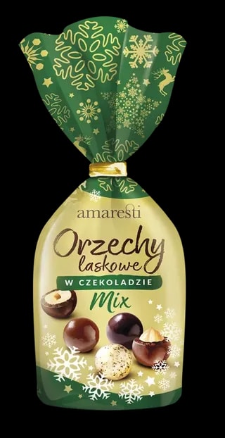 Świąteczne opakowanie Amaresti Orzechy laskowe w czekoladzie mix, zawierające orzechy laskowe w mlecznej, białej i ciemnej czekoladzie. Zimowy przysmak w zielonym opakowaniu z motywem śnieżynek i reniferów.
