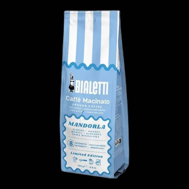 Opakowanie kawy mielonej Bialetti Mandorla 250g w niebieskiej wersji limitowanej. Kawa o intensywności 8 i smaku migdałów, idealna do moka, ekspresu i kawiarek.
