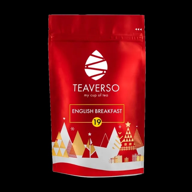Opakowanie czerwonej herbaty English Breakfast marki Teaverso, ozdobione zimowymi grafikami świątecznymi, z numerem 19 na froncie.