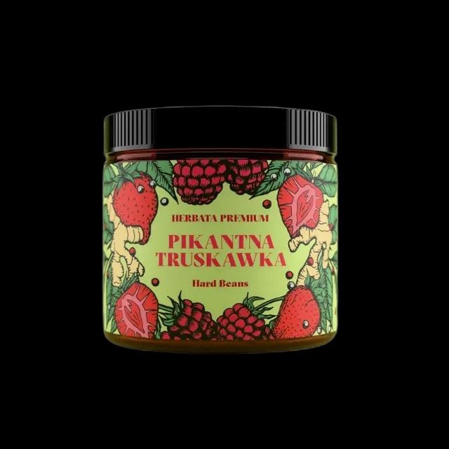 Słoiczek zielonej herbaty Hard Beans Pikantna Truskawka 50 g. Zielona etykieta ozdobiona ilustracjami truskawek, malin, imbiru i papryczek chili, z napisem „Herbata Premium – Pikantna Truskawka – Hard Beans”.