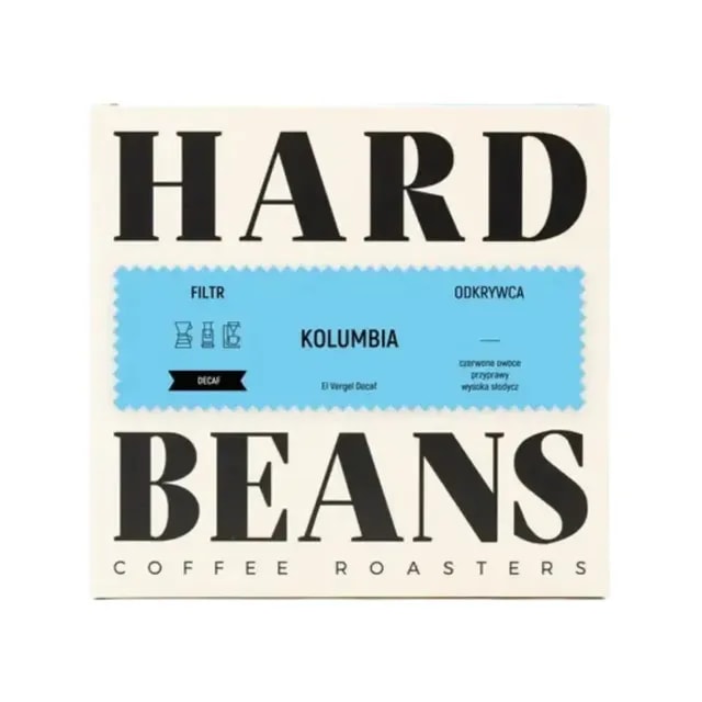 Opakowanie kawy dekaf z Kolumbii od Hard Beans, idealne do parzenia w filtrze. Aromatyczne nuty czerwonych owoców oraz wysokiej słodyczy sprawiają, że jest to doskonały wybór dla miłośników łagodnej kawy.
