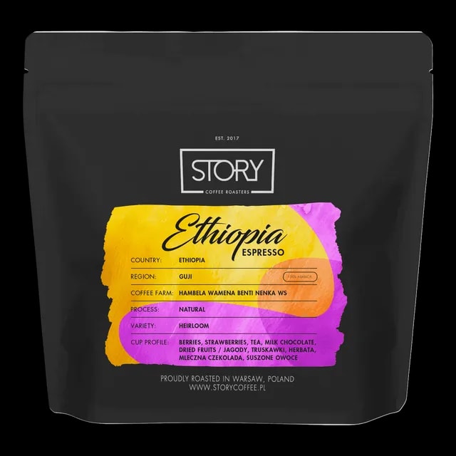 Opakowanie kawy ziarnistej Story Coffee Roasters Ethiopia Espresso, 250g, z regionu Guji w Etiopii. Naturalnie przetworzona kawa z farmy Hambela Wamena Benti Nenka WS, o złożonym profilu smakowym obejmującym nuty jagód, truskawek, herbaty, mlecznej czekolady i suszonych owoców. Doskonała do parzenia espresso, wyróżniająca się wyrazistym smakiem i aromatem.