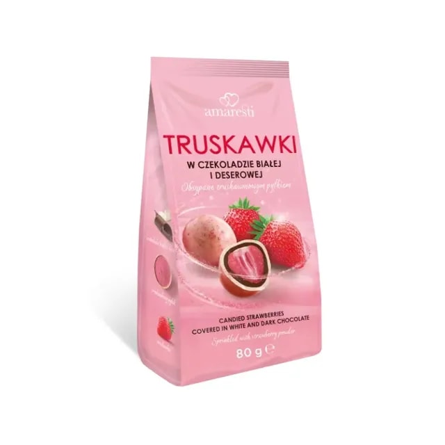 Opakowanie truskawek w białej i deserowej czekoladzie, sprzedawane przez sklep z kawą i herbatą. Owoce są posypane aromatycznym błotkiem truskawkowym, idealne jako słodka przekąska lub dodatek do napojów.