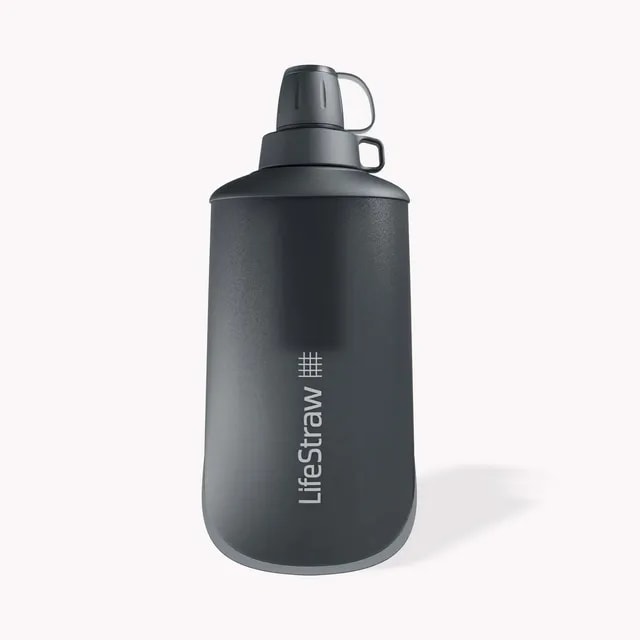 Szara butelka filtrująca LifeStraw Peak Squeeze o pojemności 0,65 litra – kompaktowy model idealny na wyprawy outdoorowe, dostępny w sklepie Coffee Selection.