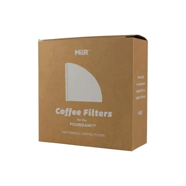 Opakowanie zawiera 100 konicznych filtrów do kawy marki Miir, idealnych do przygotowania doskonałej kawy w metodzie Pour-over. Filtry są przyjazne dla środowiska, co sprawia, że są doskonałym wyborem zarówno dla miłośników kawy, jak i osób dbających o naturę.